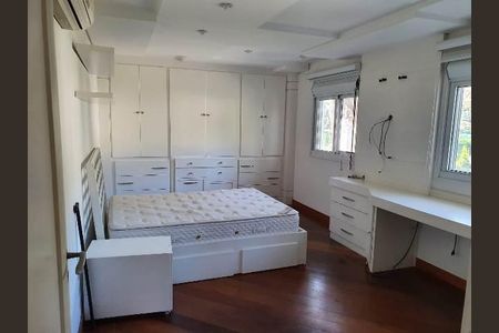 Casa de condomínio à venda com 1100m², 5 quartos e 4 vagas