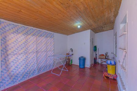 Casa à venda com 350m², 3 quartos e 3 vagas Casa à venda com 350m², 3 quartos e 3 vagasVaranda