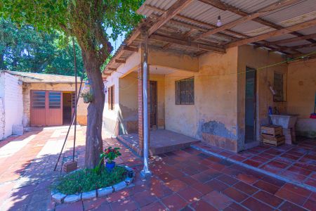 Casa à venda com 350m², 3 quartos e 3 vagas Casa à venda com 350m², 3 quartos e 3 vagasÁrea externa/Casa 2