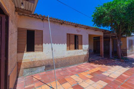 Casa à venda com 350m², 3 quartos e 3 vagas Casa à venda com 350m², 3 quartos e 3 vagasÁrea externa/Casa 2