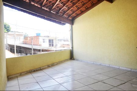 Casa à venda com 194m², 4 quartos e 1 vaga Casa à venda com 194m², 4 quartos e 1 vagaDetalhe - Varanda