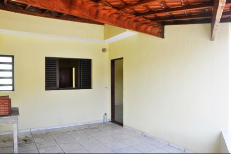 Casa à venda com 194m², 4 quartos e 1 vaga Casa à venda com 194m², 4 quartos e 1 vagaDetalhe - Varanda