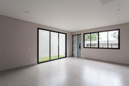Sala de casa à venda com 3 quartos, 192m² em Trevo, Belo Horizonte