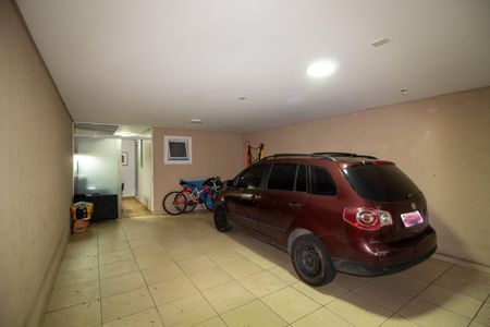 Casa à venda com 200m², 3 quartos e 4 vagas Casa à venda com 200m², 3 quartos e 4 vagasGaragem