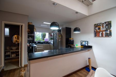 Casa à venda com 200m², 3 quartos e 4 vagas Casa à venda com 200m², 3 quartos e 4 vagasSala