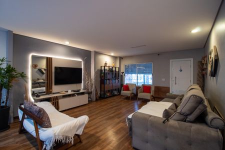 Casa à venda com 200m², 3 quartos e 4 vagas Casa à venda com 200m², 3 quartos e 4 vagasSala