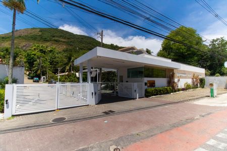 Casa de condomínio à venda com 456m², 6 quartos e 5 vagas Casa de condomínio à venda com 456m², 6 quartos e 5 vagasFachada do Condomínio
