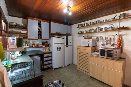 Casa de condomínio à venda com 456m², 6 quartos e 5 vagas Casa de condomínio à venda com 456m², 6 quartos e 5 vagasCozinha