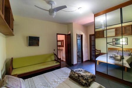 Casa de condomínio à venda com 456m², 6 quartos e 5 vagas Casa de condomínio à venda com 456m², 6 quartos e 5 vagassuíte 3