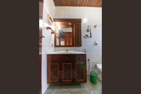 Casa de condomínio à venda com 456m², 6 quartos e 5 vagas Casa de condomínio à venda com 456m², 6 quartos e 5 vagasBanheiro da Suíte 3