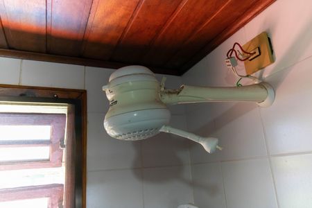 Casa de condomínio à venda com 456m², 6 quartos e 5 vagas Casa de condomínio à venda com 456m², 6 quartos e 5 vagasChuveiro