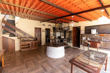 Casa de condomínio à venda com 456m², 6 quartos e 5 vagas Casa de condomínio à venda com 456m², 6 quartos e 5 vagasÁrea externa