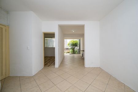 Casa à venda com 180m², 3 quartos e 2 vagas Casa à venda com 180m², 3 quartos e 2 vagasSala