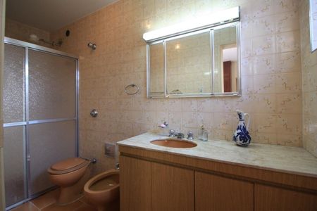 Casa à venda com 250m², 3 quartos e 2 vagas