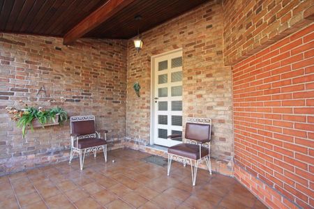 Casa à venda com 250m², 3 quartos e 2 vagas