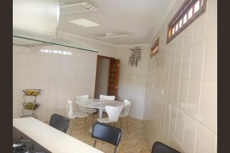 Casa para alugar com 336m², 3 quartos e 8 vagas