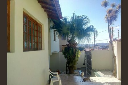 Casa para alugar com 336m², 3 quartos e 8 vagas