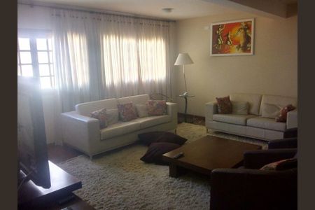 Casa para alugar com 336m², 3 quartos e 8 vagas