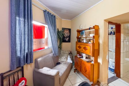 Casa à venda com 90m², 2 quartos e sem vaga Casa à venda com 90m², 2 quartos e sem vagaSala