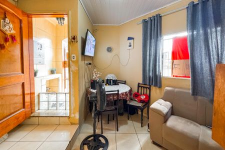 Casa à venda com 90m², 2 quartos e sem vaga Casa à venda com 90m², 2 quartos e sem vagaSala