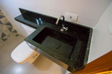 Apartamento para alugar com 115m², 2 quartos e 1 vaga Apartamento para alugar com 115m², 2 quartos e 1 vagaBanheiro da Suíte