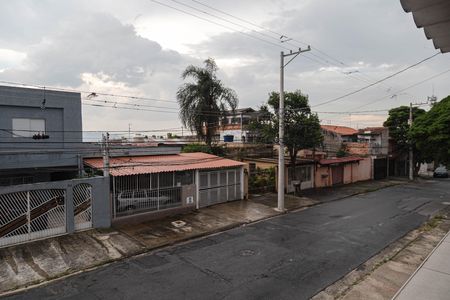 Casa à venda com 165m², 4 quartos e 2 vagas Casa à venda com 165m², 4 quartos e 2 vagasCobertura Vista