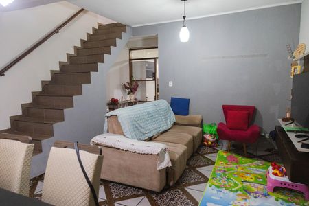 Casa à venda com 165m², 4 quartos e 2 vagas Casa à venda com 165m², 4 quartos e 2 vagasSala