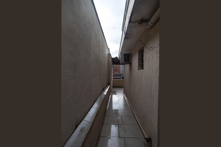 Casa à venda com 165m², 4 quartos e 2 vagas Casa à venda com 165m², 4 quartos e 2 vagasCorredor Externo