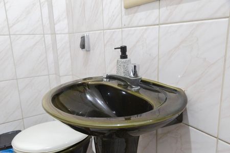 Casa à venda com 165m², 4 quartos e 2 vagas Casa à venda com 165m², 4 quartos e 2 vagasLavabo Sala