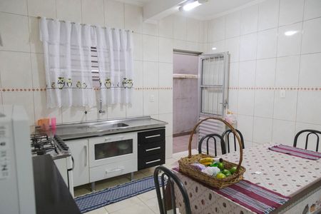 Casa à venda com 165m², 4 quartos e 2 vagas Casa à venda com 165m², 4 quartos e 2 vagasCozinha