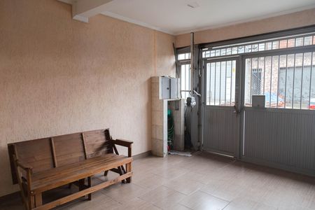 Casa à venda com 165m², 4 quartos e 2 vagas Casa à venda com 165m², 4 quartos e 2 vagasGaragem
