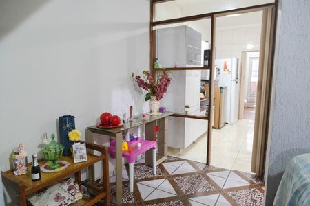 Casa à venda com 165m², 4 quartos e 2 vagas Casa à venda com 165m², 4 quartos e 2 vagasSala