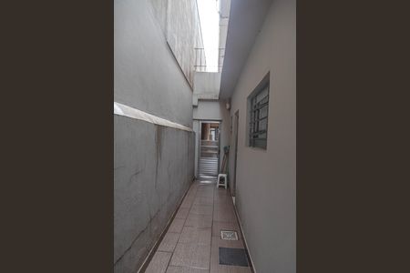 Casa à venda com 165m², 4 quartos e 2 vagas Casa à venda com 165m², 4 quartos e 2 vagasCorredor externo