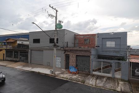 Casa à venda com 165m², 4 quartos e 2 vagas Casa à venda com 165m², 4 quartos e 2 vagasCobertura Vista