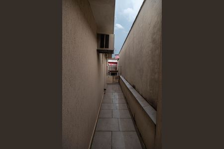 Casa à venda com 165m², 4 quartos e 2 vagas Casa à venda com 165m², 4 quartos e 2 vagasCorredor Externo
