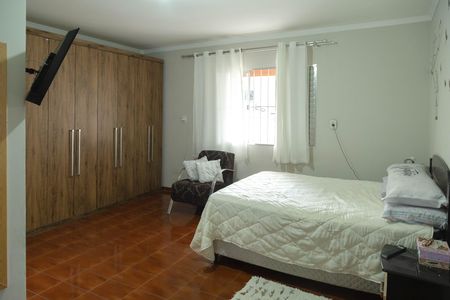 Casa à venda com 165m², 4 quartos e 2 vagas Casa à venda com 165m², 4 quartos e 2 vagasQuarto 04