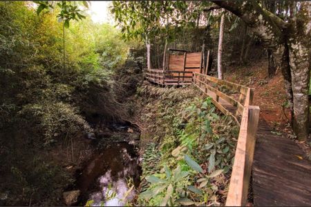 Casa à venda com 360m², 4 quartos e 4 vagas Casa à venda com 360m², 4 quartos e 4 vagasJardim - Quiosque