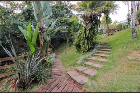 Casa à venda com 360m², 4 quartos e 4 vagas Casa à venda com 360m², 4 quartos e 4 vagasJardim