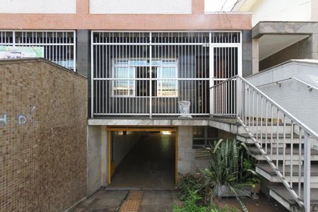 Casa para alugar com 181m², 3 quartos e 6 vagas Casa para alugar com 181m², 3 quartos e 6 vagasGaragem