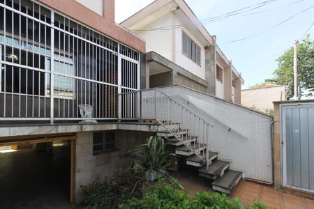 Casa para alugar com 181m², 3 quartos e 6 vagas Casa para alugar com 181m², 3 quartos e 6 vagasFrente da Casa