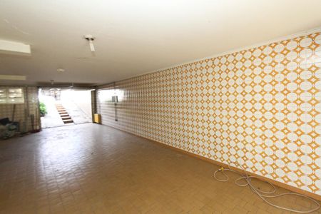 Casa para alugar com 181m², 3 quartos e 6 vagas Casa para alugar com 181m², 3 quartos e 6 vagasGaragem