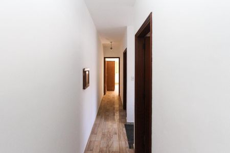 Casa para alugar com 181m², 3 quartos e 6 vagas Casa para alugar com 181m², 3 quartos e 6 vagasCorredor