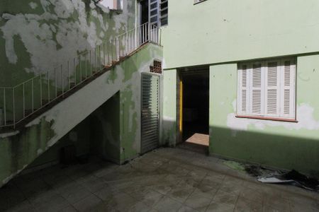 Casa para alugar com 181m², 3 quartos e 6 vagas Casa para alugar com 181m², 3 quartos e 6 vagasQuintal