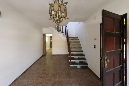 Casa para alugar com 181m², 3 quartos e 6 vagas Casa para alugar com 181m², 3 quartos e 6 vagasSala