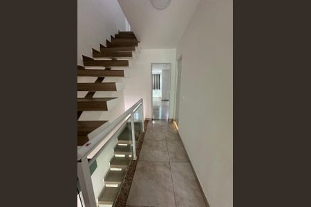 Casa de condomínio à venda com 140m², 2 quartos e 1 vaga Casa de condomínio à venda com 140m², 2 quartos e 1 vagaSala