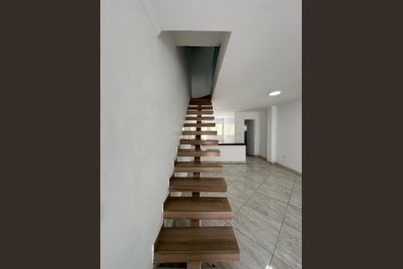 Casa de condomínio à venda com 140m², 2 quartos e 1 vaga Casa de condomínio à venda com 140m², 2 quartos e 1 vagaSala