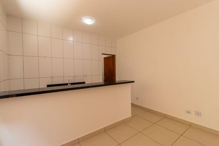 Casa para alugar com 60m², 2 quartos e sem vaga Casa para alugar com 60m², 2 quartos e sem vagaSala