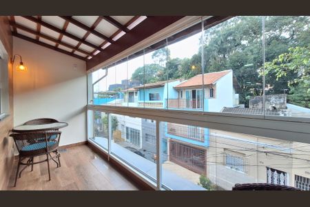 Casa à venda com 220m², 3 quartos e 1 vaga Casa à venda com 220m², 3 quartos e 1 vagaVaranda gourmet