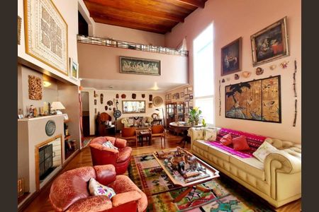 Casa de condomínio à venda com 364m², 4 quartos e 4 vagas Casa de condomínio à venda com 364m², 4 quartos e 4 vagasSala