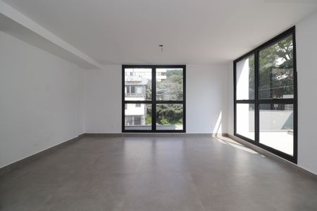 Sala de casa de condomínio à venda com 3 quartos, 276m² em Vila Madalena, São Paulo